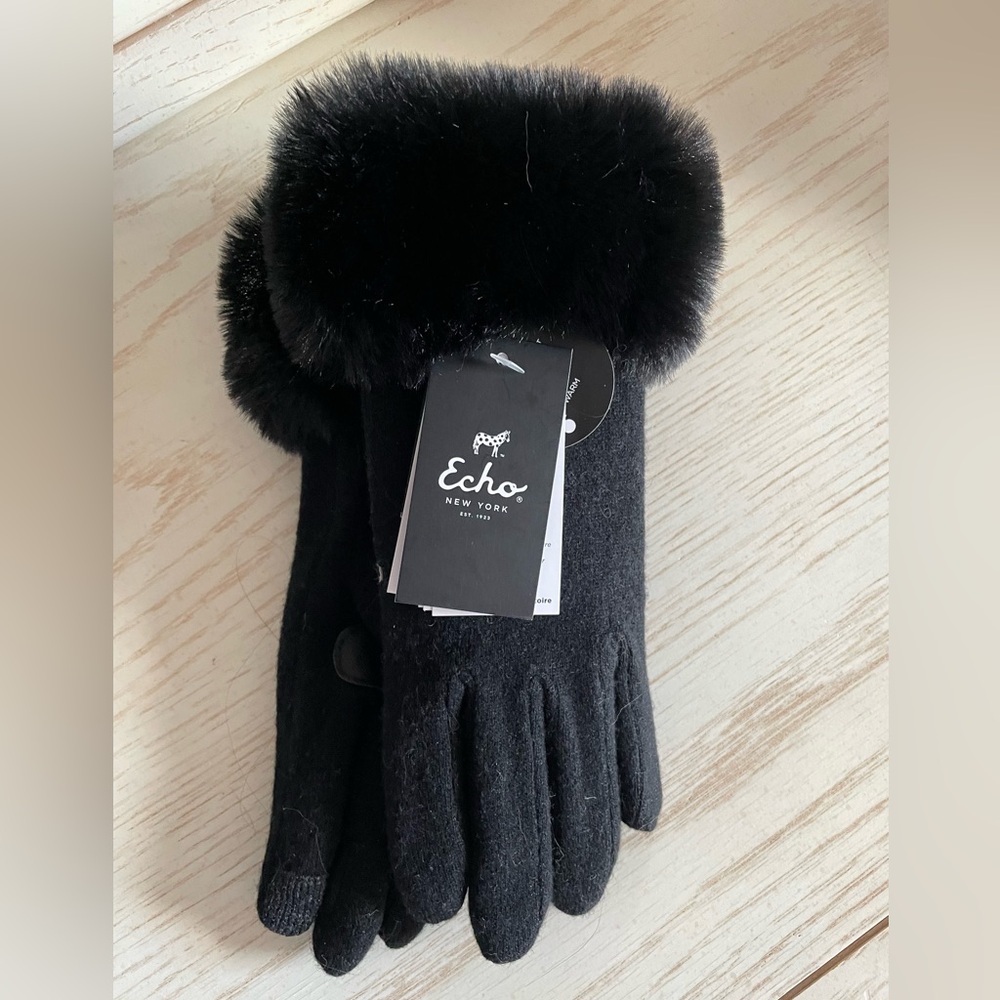 Echo Black Fur-Trimmed Women's Gloves